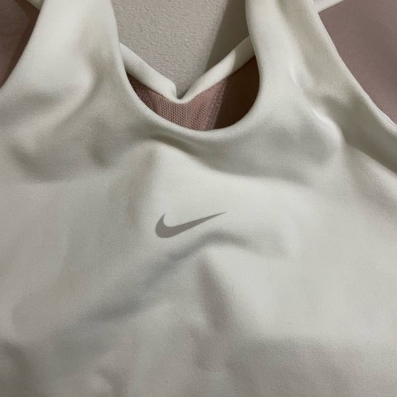 Nike NWT Alate Lightweight Padded Sewn In Pads Sports Bra Dri Fit White Size M - Picture 7 of 7